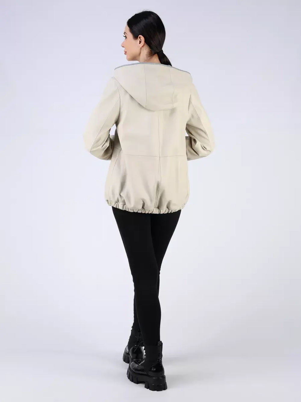 Кожаная куртка демисезонная с капюшоном