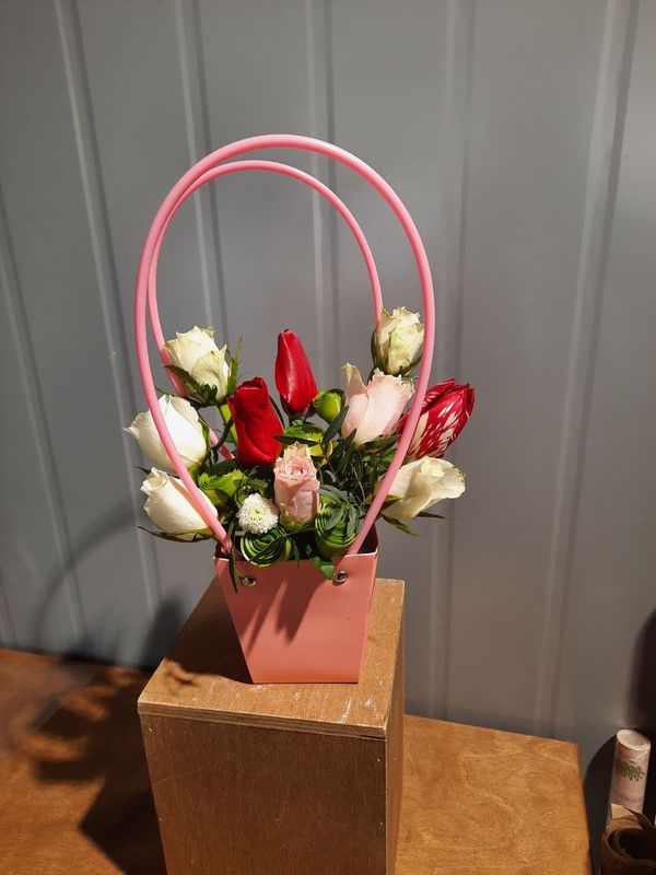 Сумочка с тюльпанами