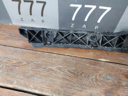 Кронштейн заднего бампера Volkswagen Tiguan 2 16-нв Б/У Оригинал 5NR807863