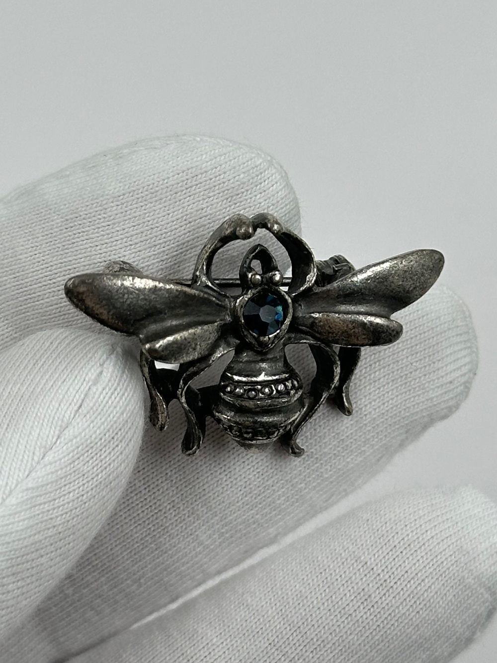 Брошь Пчела