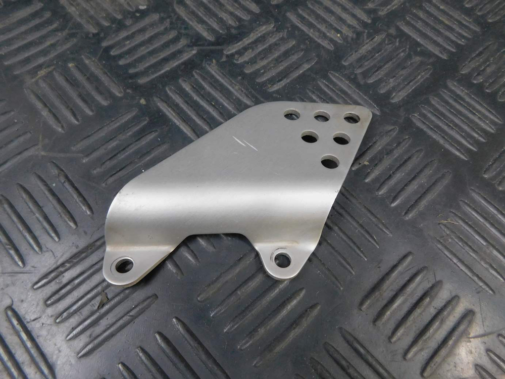 Защита тормозного цилиндра Kawasaki ZZR 400 98 053049