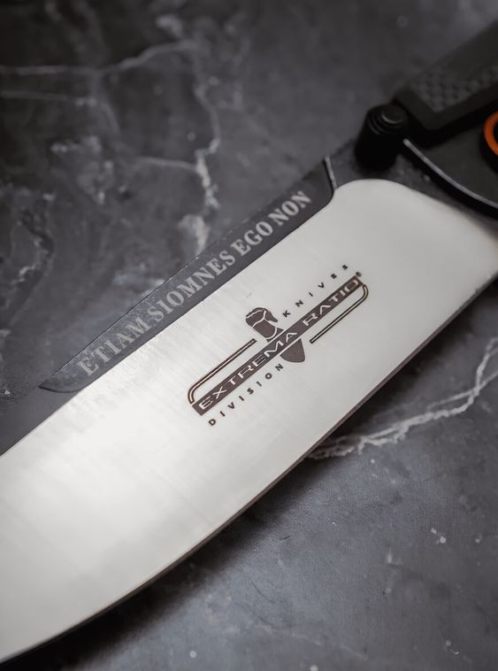 Складной нож из стали D2 Extrema-Ratio Олива