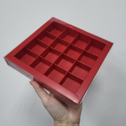 Коробка на 16 конфет ПРЕМИУМ Красная матовая 20*20*3 см