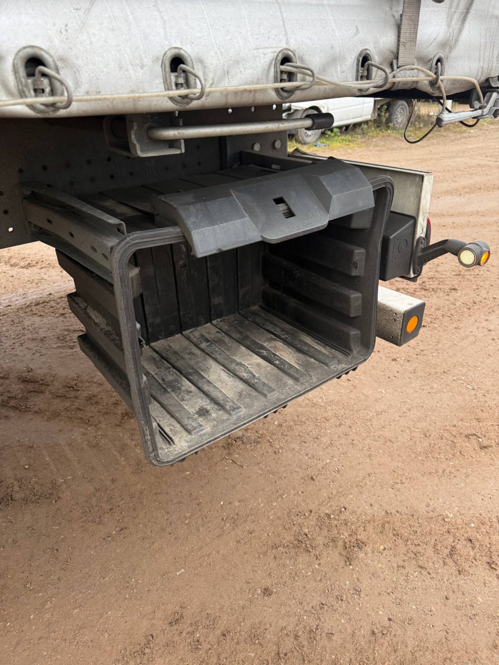 Schmitz Cargobull SCS Полуприцеп шторный SCS 24/L-13.62 EB (SCB S3T)