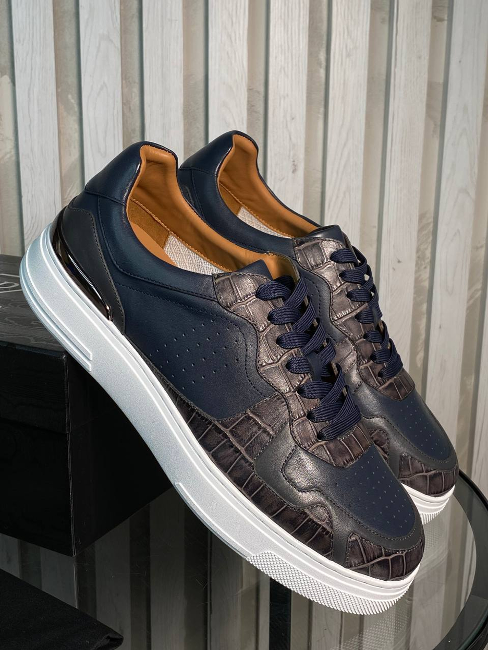 Кроссовки Valentino