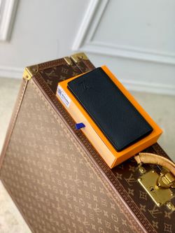 Louis Vuitton Brazza Wallet