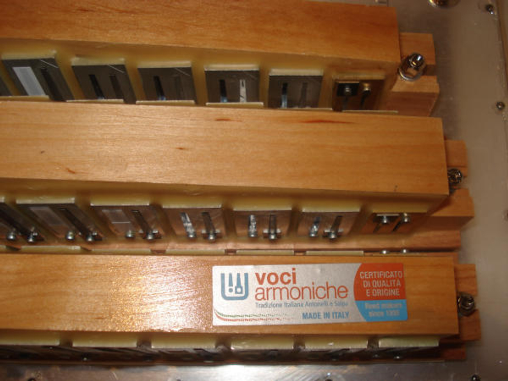 Topas-IV-96/37-WH-IS Topas IV Аккордеон 37/96/IV/11/5, белый, итал. пластины, Weltmeister