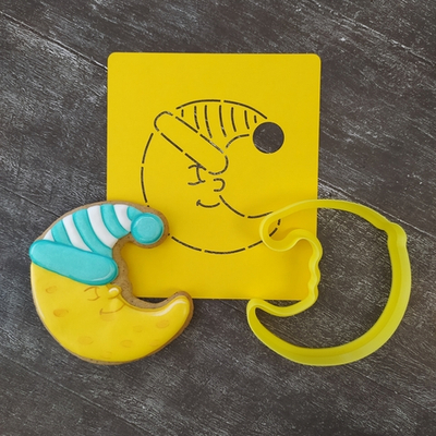 Месяц №3 в шапочке