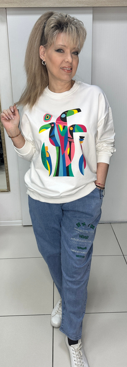 Свитшот-толстовка белая с цветными туканами