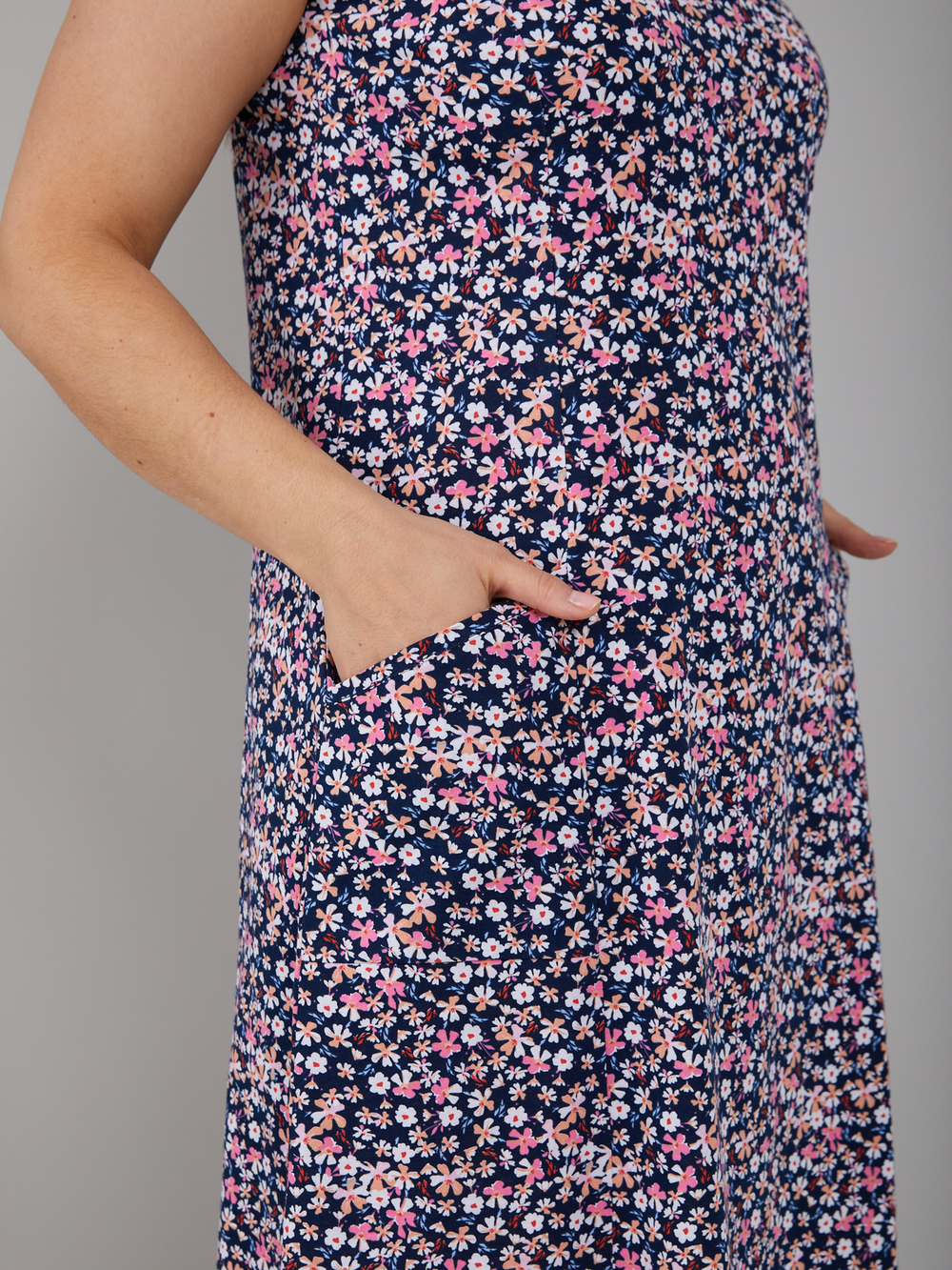 Платье П-012/темносиняя-полянка