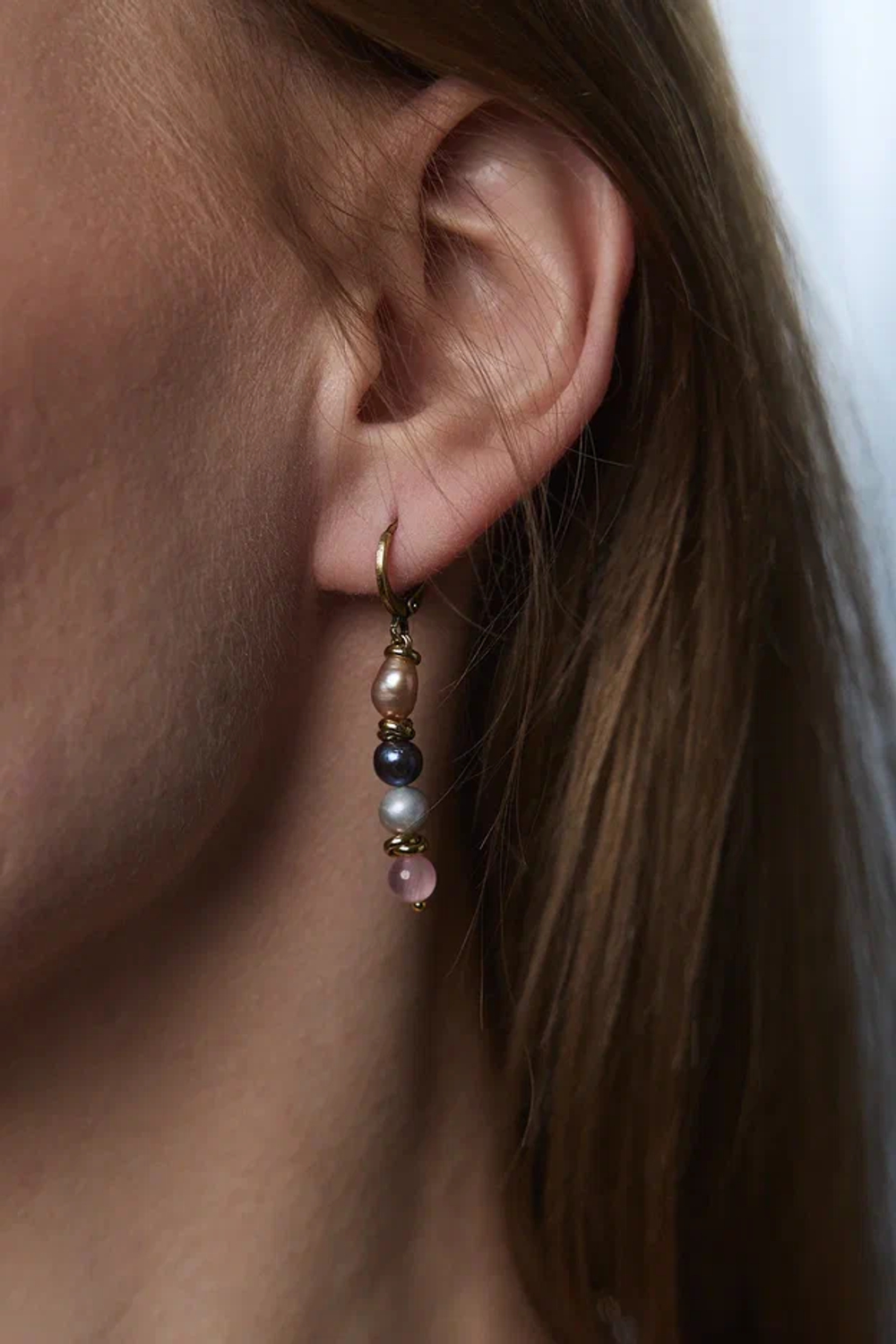 Серьги длинные из натурального жемчуга и кошачего глаза, оттенок золото, замок левербек