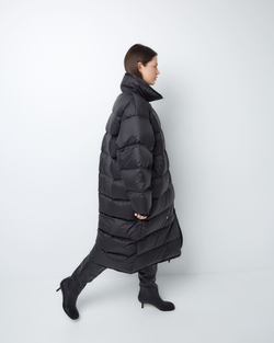 Пуховик двубортный из итальянского нейлона черный