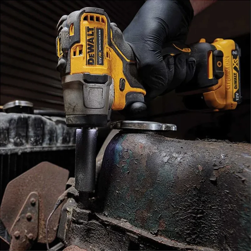 DeWalt DCF902D2K гайковерт аккумуляторный (2 x 2 Ач, ЗУ)