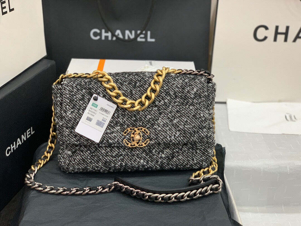 Chanel 19 Large 30 cm