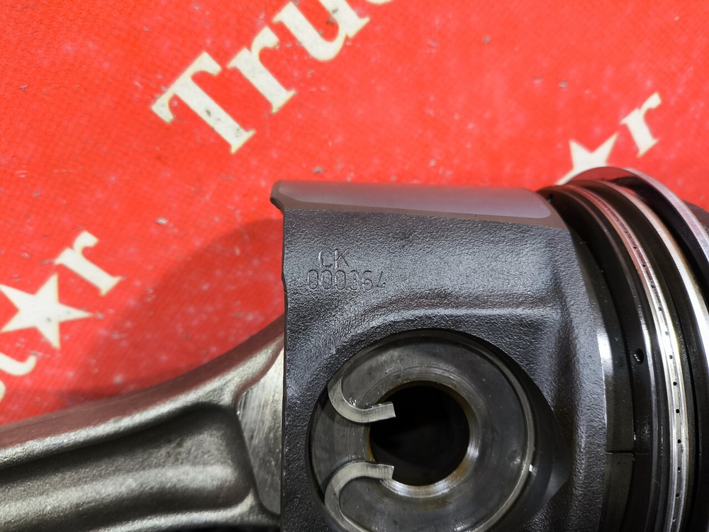 Поршень с шатуном