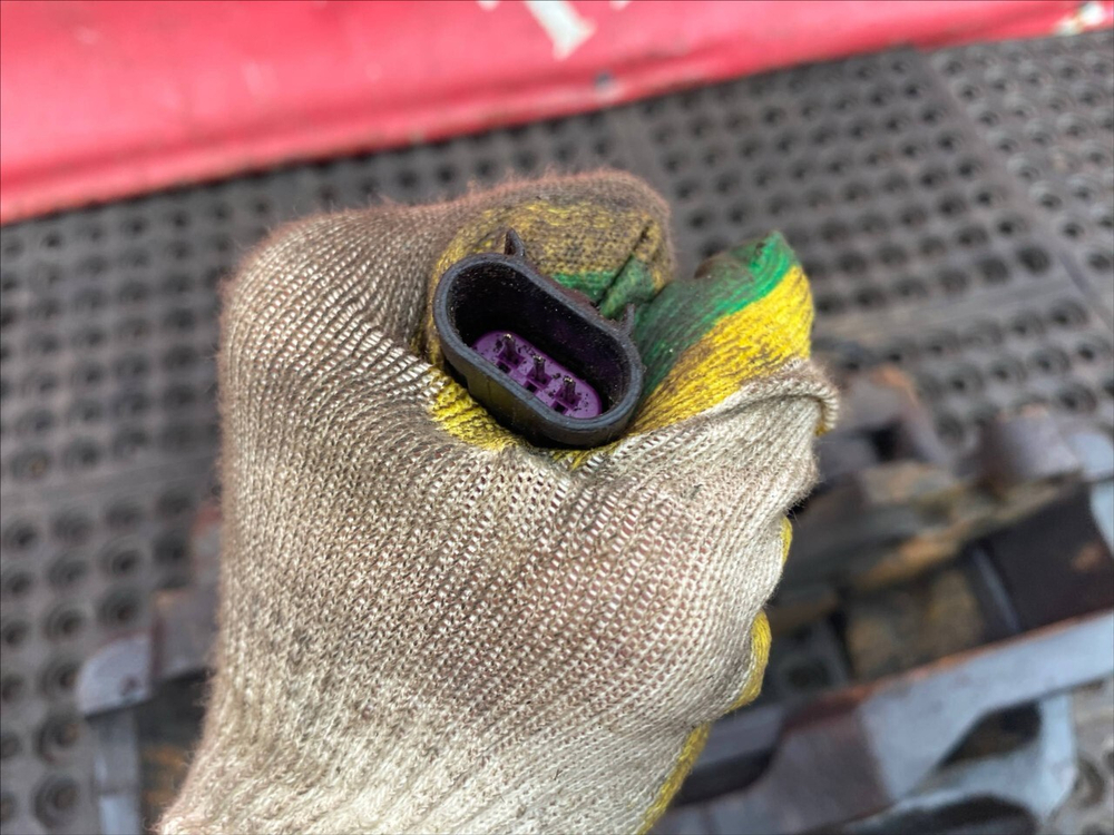 Суппорт передний правый