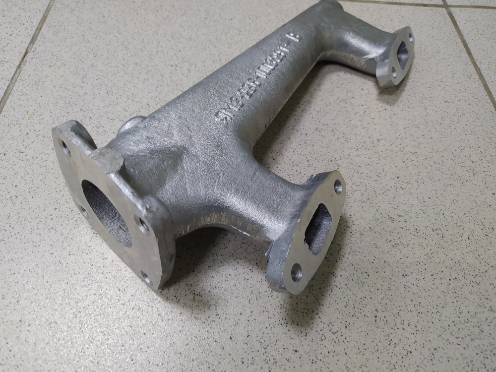 Труба водяная левая 236-1003291-В