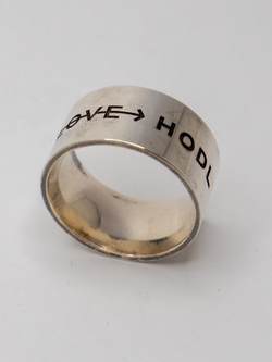 Мужское серебряное кольцо Love Hodl от Hodl Jewelry