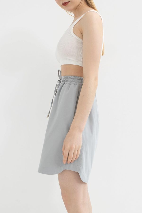 Шорты  с фигурным низом