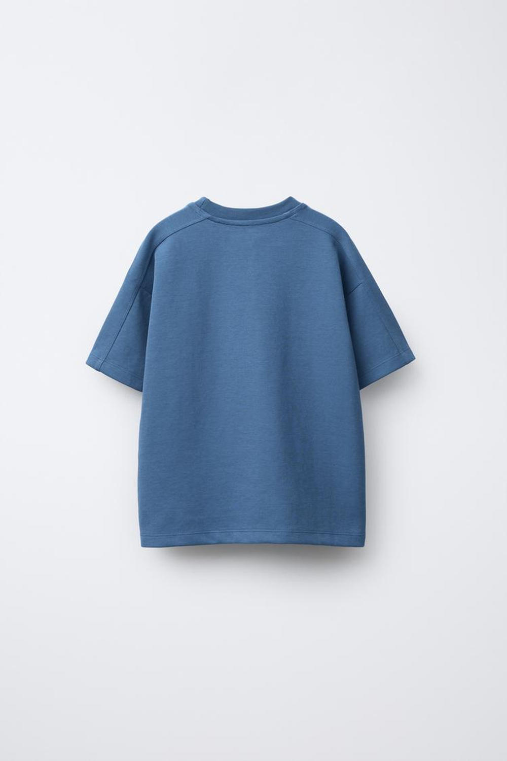 ZARA КОМПЛЕКТ ИЗ ФУТБОЛКИ И ШОРТОВ С НАДПИСЬЮ, СИНИЙ ЭЛЕКТРИК