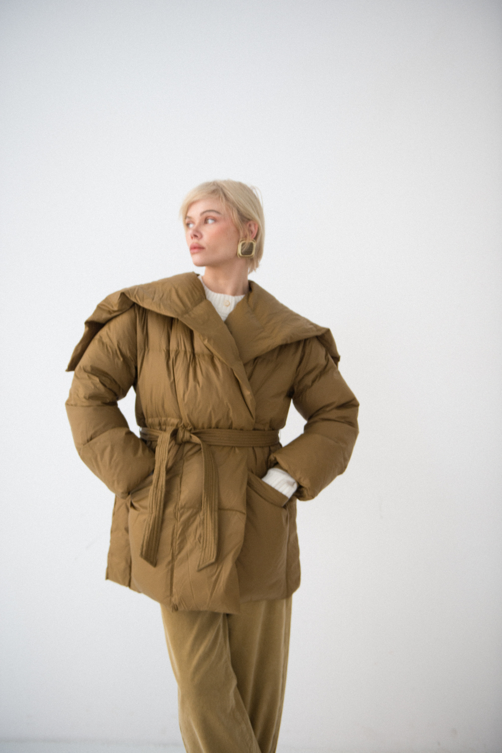 Пуховик с капюшоном YARMIN