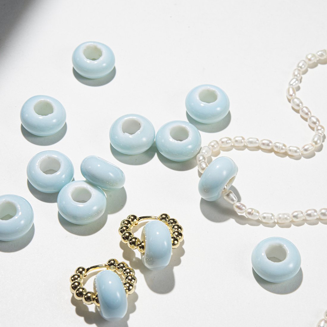 Бусина в форме бублика, 7,8*14,4мм, голубая, глазурированный фарфор