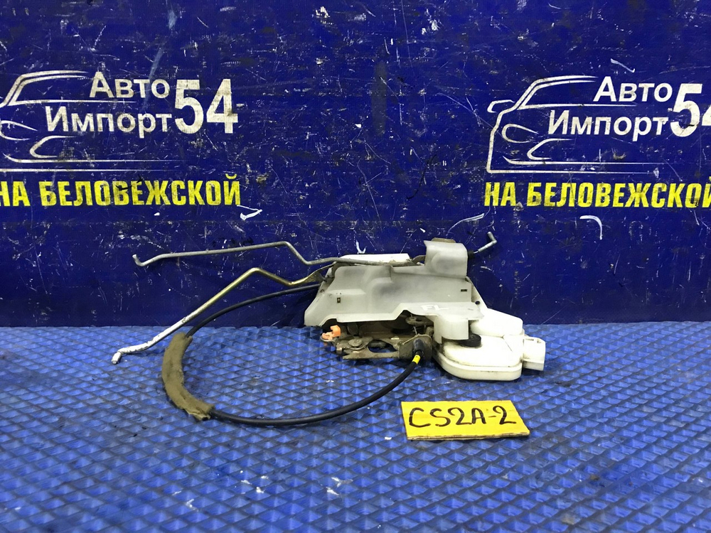 Замок двери передней левой MITSUBISHI LANCER 2002