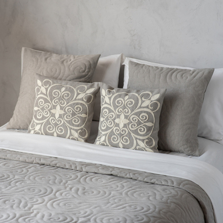 Покрывало на кровать ДАННА (арт. BL02-312-01) - бежево-серое