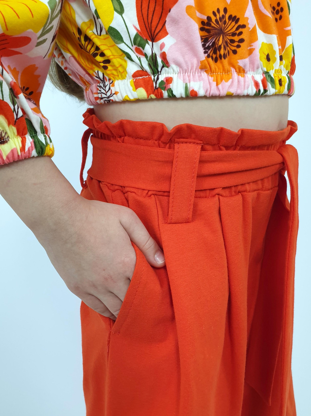 02-95-4 Комплект для девочки (футболка и брюки)