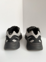 Кроссовки Adidas Yeeze 700 MNVN, 43