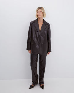 Брюки прямые из искусственной кожи шоколад