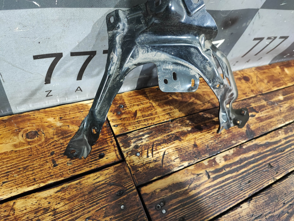 Кронштейн фары левый MINI Hatch (F55/F56)  Б/У Оригинал 51647301599