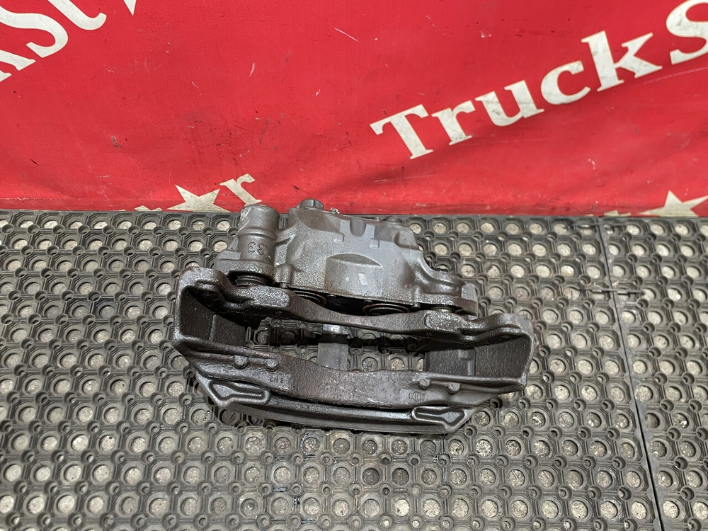 Суппорт передний правый