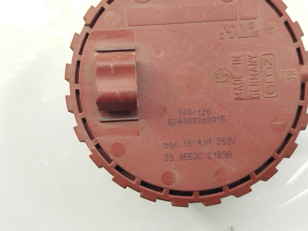 538 Датчик уровня воды (Прессостат) для стиральной машины Bosch/Siemens 39.0553C 140-120 б/у