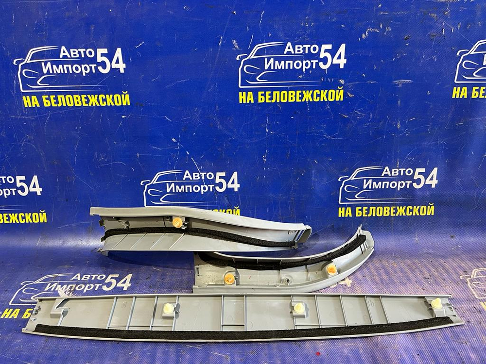 Обшивка двери багажника Honda ODYSSEY 2003-2008