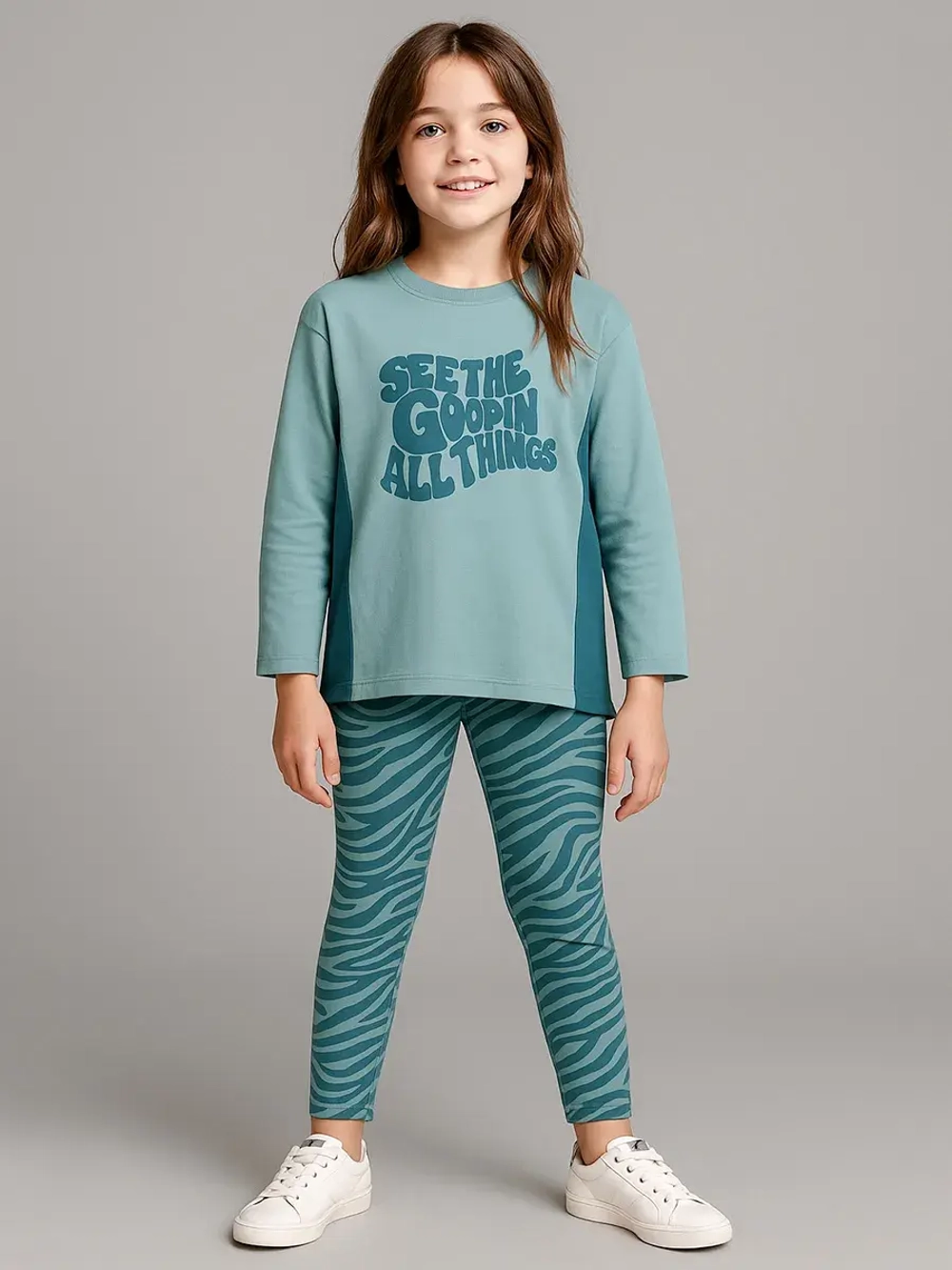 Зеленый костюм для девочки на осень