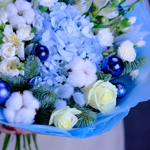 Купить Нежный зимний букет с гортензией и сухоцветами #706