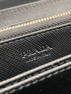Кошелёк Prada