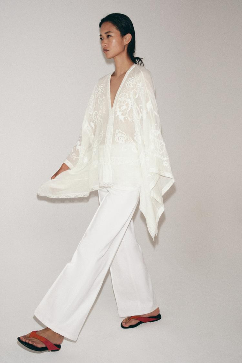 ZARA БЛУЗА С ВЫШИВКОЙ И НАКИДКОЙ — ZW COLLECTION, ЭКРЮ