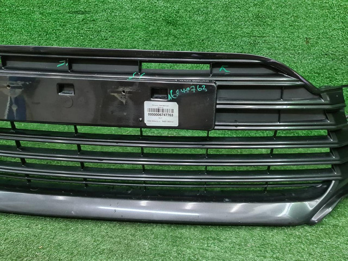 Решетка переднего бампера Toyota Camry xv70 20-нв