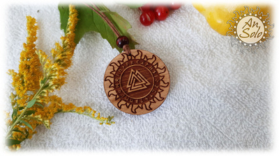 Оберег солнечный "Валькнут" из кедра