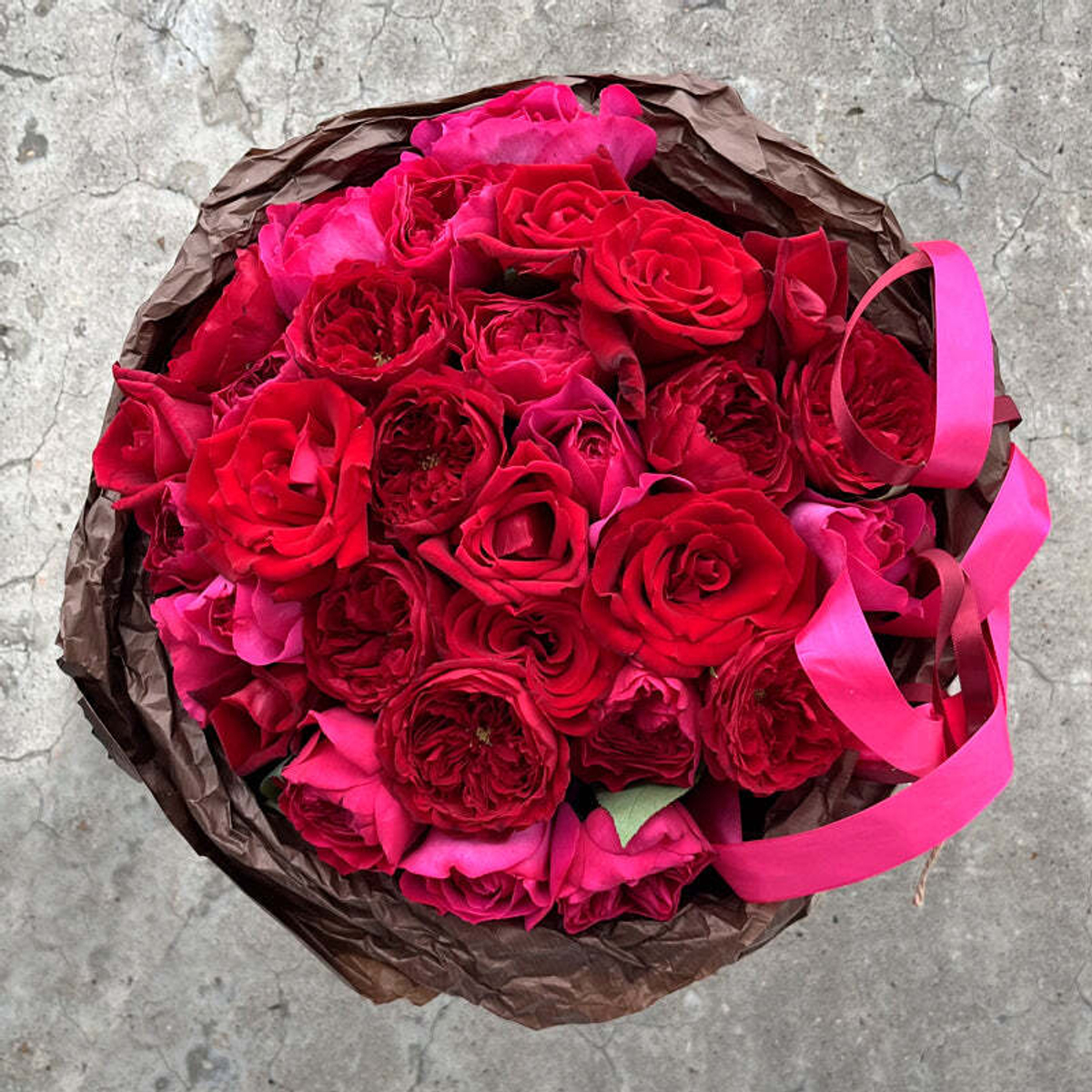 ❤️ Горячее сердце — букет пурпурно-алых садовых роз