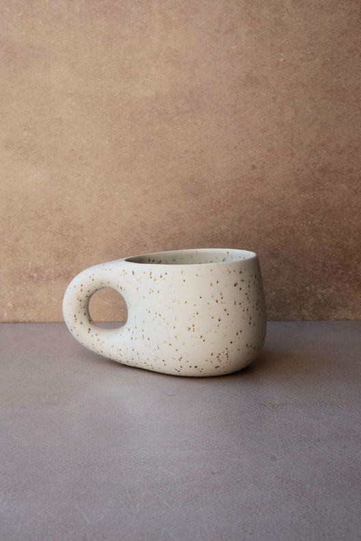 Кружка белая в крапинку / Wild Muse