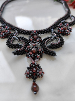 Колье "Вечер" ручной работы из бисера с камнем гранат (альмандин)