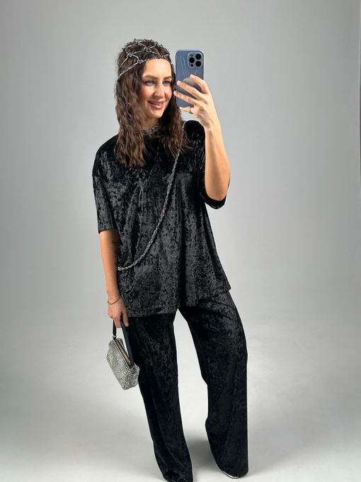 Бархатный костюм чёрный