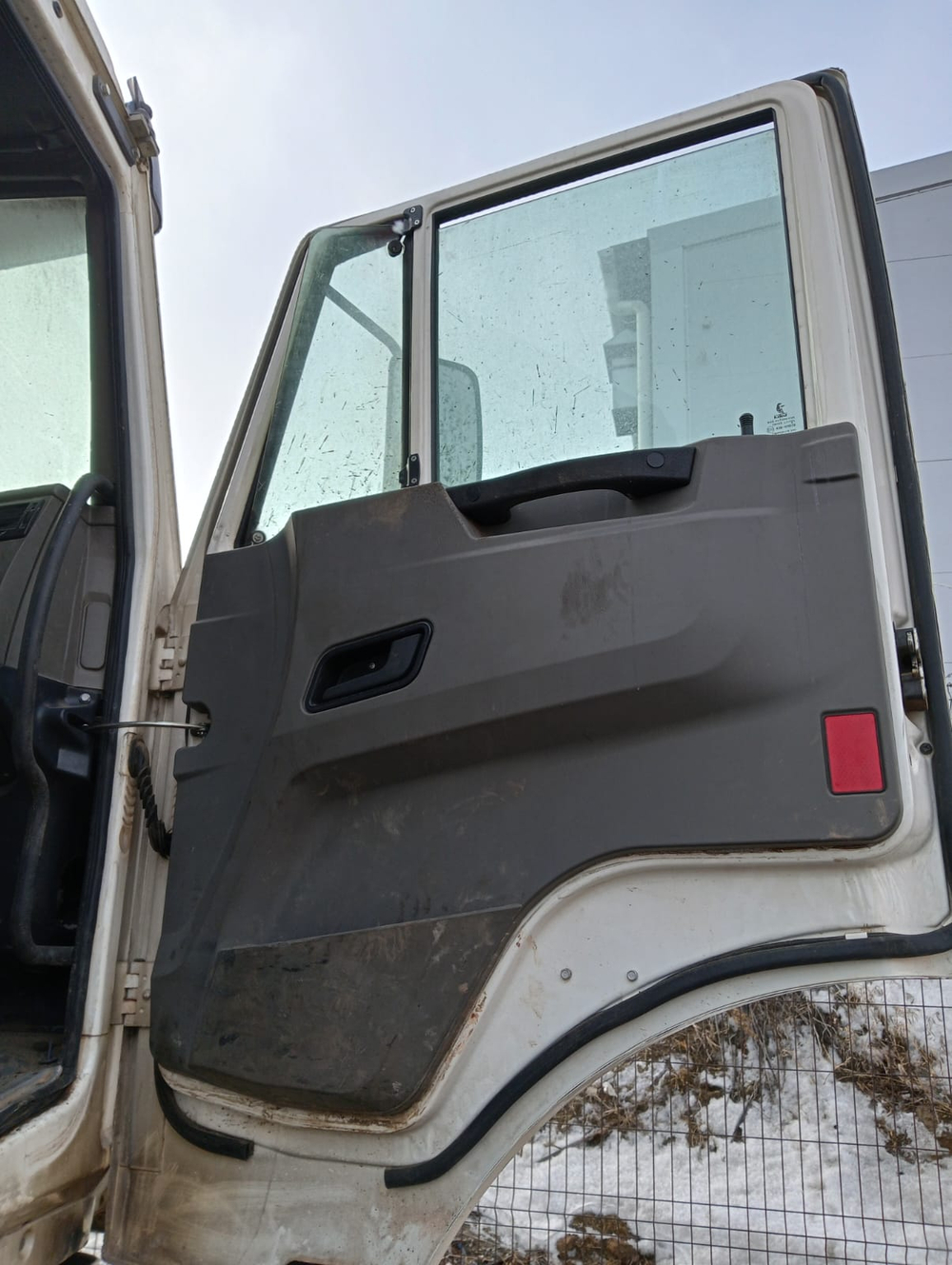 КамАЗ 53504 6x6 Седельный тягач 53504-50 (Дизельный, 11,8 л, 300 л.с., МТ)