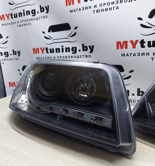 Передние фары VW T5 daylight black