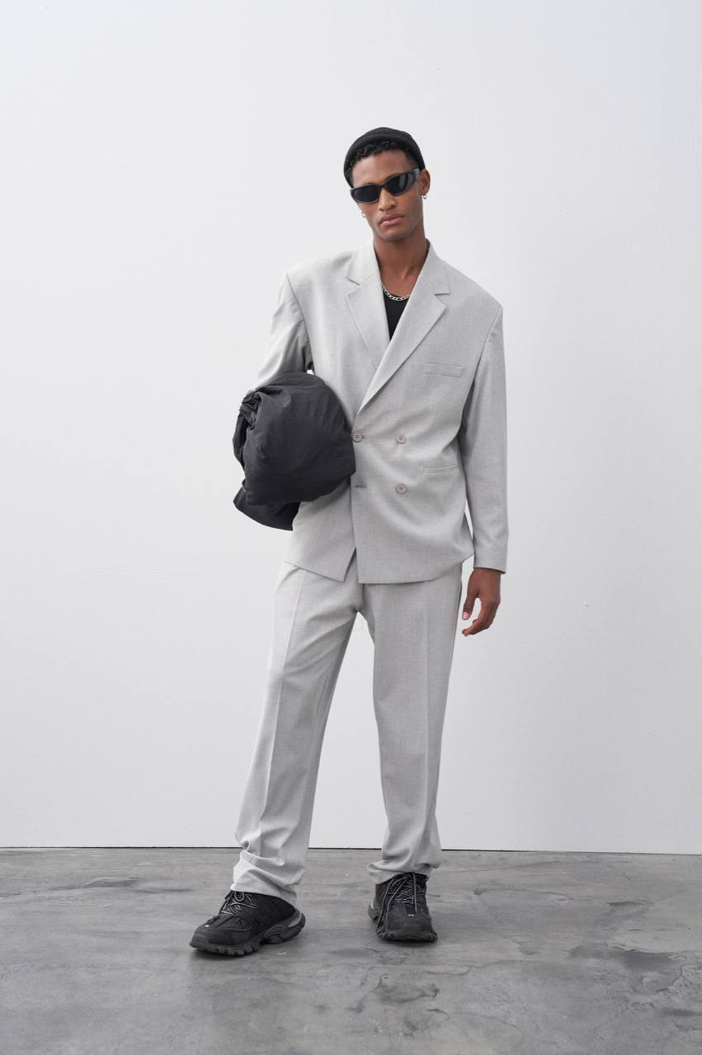 Двубортный оверсайз серого цвета