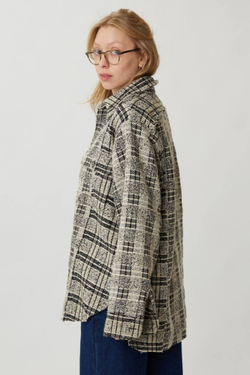 Объемная рубашка черная в белую клетку