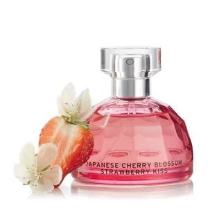 The Body Shop Japanese Cherry Blossom Strawberry Kiss